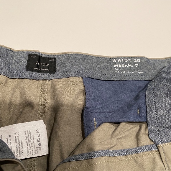 J. Crew 7" Stretch  Chino Flat Front Shorts in Khaki Green - Picture 3 of 4